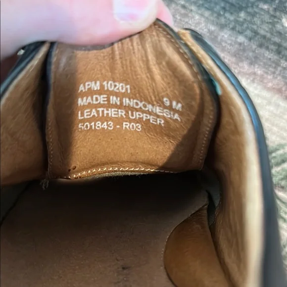 Black Leather Oxford Shoes with Polished Finish - Picture 4 of 5